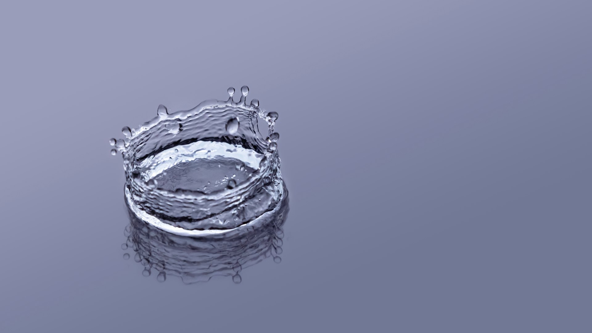 a glass bowl with ice